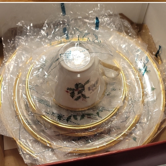 Lenox 🎄 Holiday 5 pieces placesetting new and authentic - Picture 2 of 11